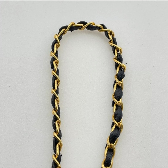 AUTH Chanel NO.5 RARE Mini Bottle Perfume Leather Chain Necklace Pendant W/Box - Picture 4 of 8